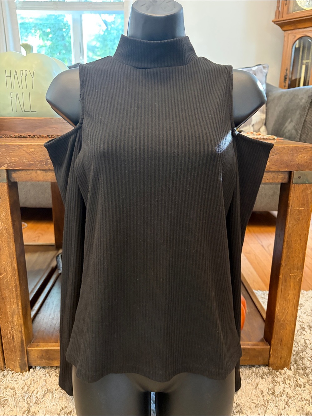 Angie Black Cold-Shoulder Ribbed Mock Neck Top size Small